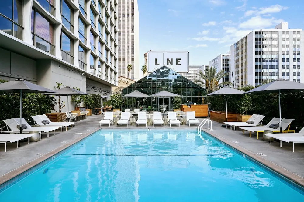 4 Star Los Angeles Hotel 17% Off Now!